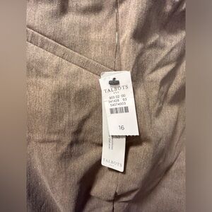 Talbots tummy-slimming pants in Taupe Sz 16; NWT $10. Side zip.